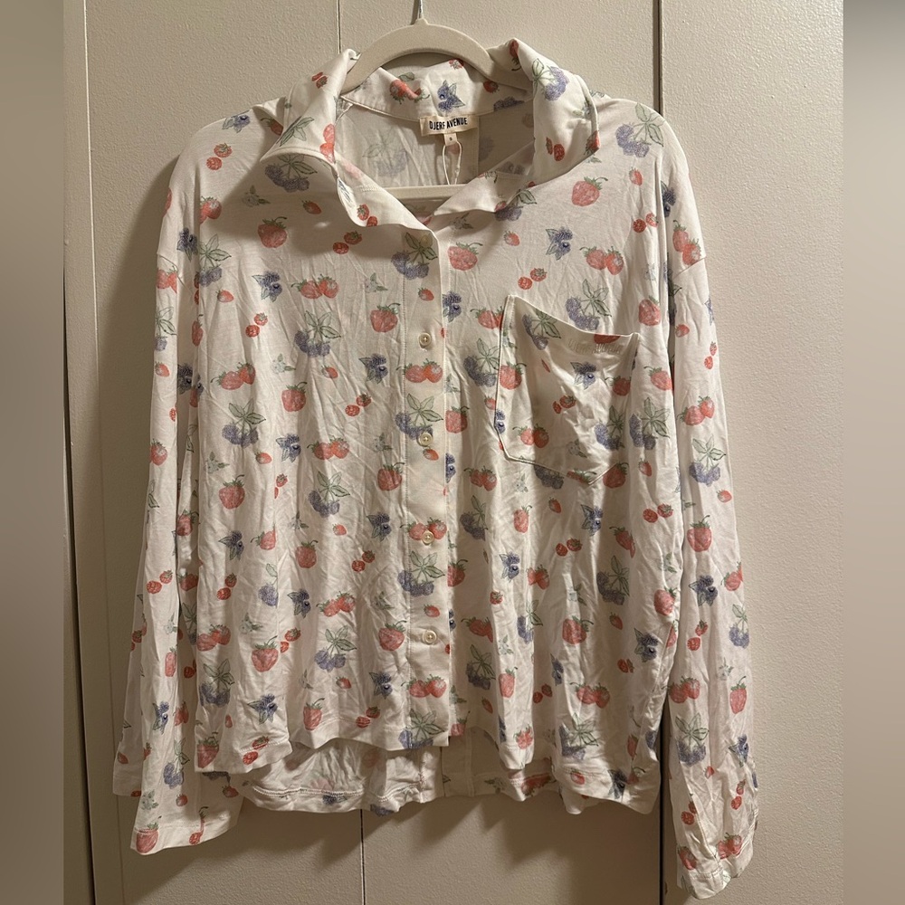 Djerf Avenue Cream pajama shirt with Berry Print